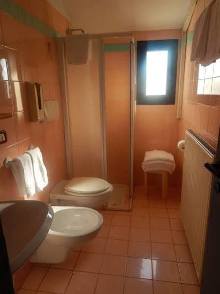 Hotel Aurora Τρεβίζο Εξωτερικό φωτογραφία