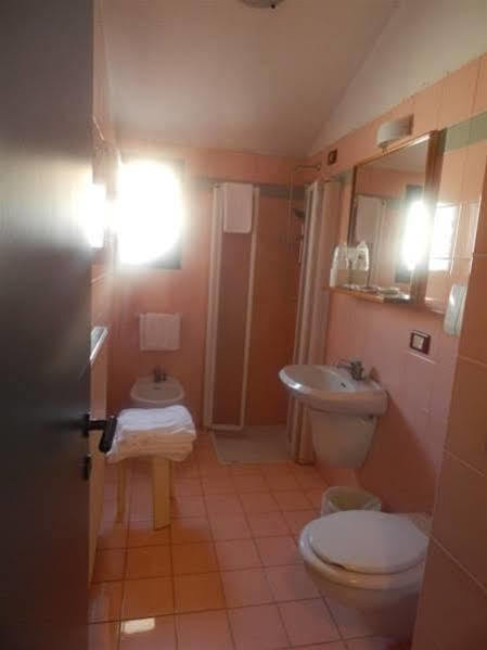 Hotel Aurora Τρεβίζο Εξωτερικό φωτογραφία